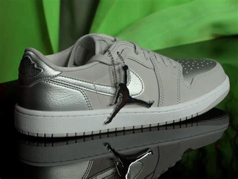 Jordan 1 Low OG Metallic Silver Men's 